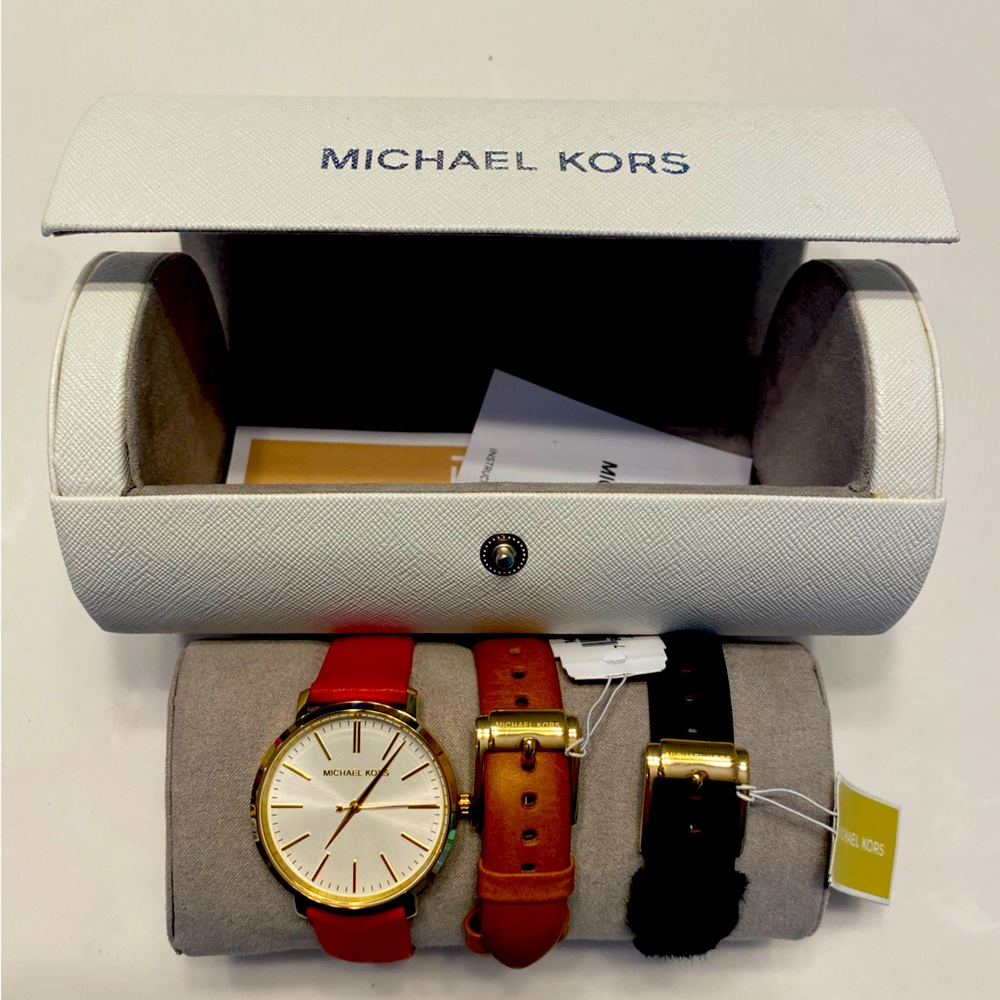 Michael Kors Mk-2596 Quartz Watch with extra straps